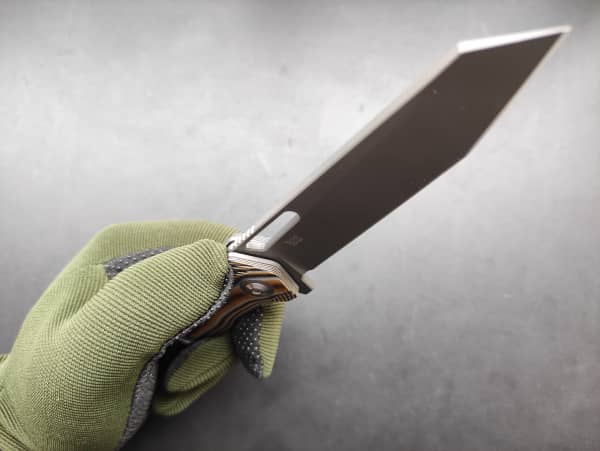 Pocket Knife Handles: A Shieldon Guide to Design, Materials, and Maintenance, Shieldon