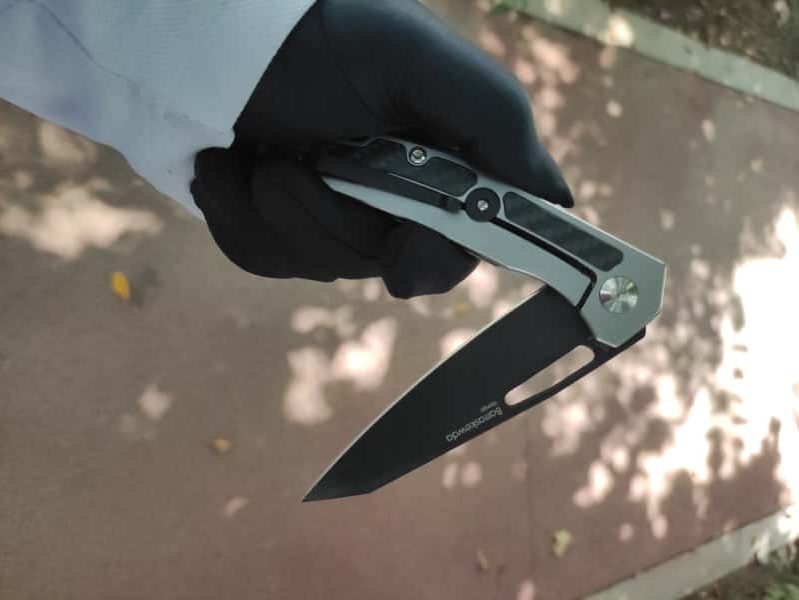 Survival Knife Skills Every Camper and Hunter Should Be Equipped With, Shieldon