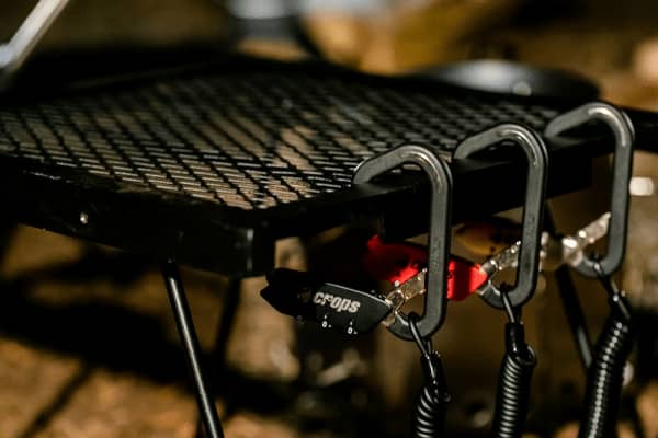 Crops products such as the innovative carabiner “ELK” with a lock make an outstanding performance in the outdoor scene!, Shieldon