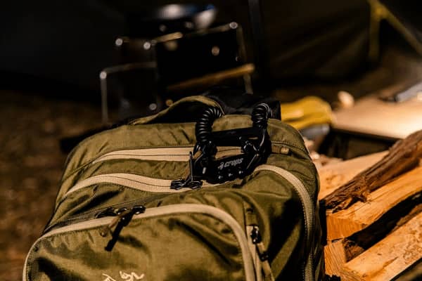 Crops products such as the innovative carabiner “ELK” with a lock make an outstanding performance in the outdoor scene!, Shieldon