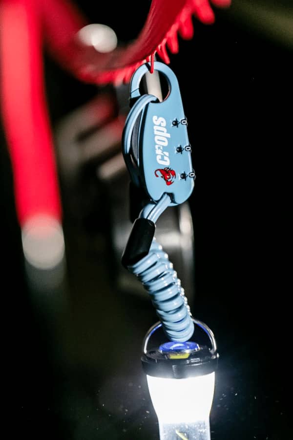 Crops products such as the innovative carabiner “ELK” with a lock make an outstanding performance in the outdoor scene!, Shieldon