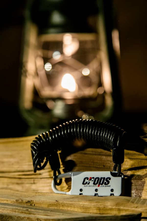 Crops products such as the innovative carabiner “ELK” with a lock make an outstanding performance in the outdoor scene!, Shieldon