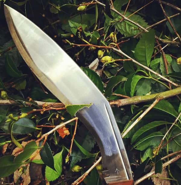 What is a Kukri (Gurkha) knife? Thorough explanation of how to use, advantages, and the meaning of that shape!, Shieldon