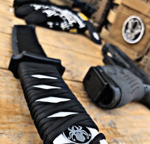 What is a Kukri (Gurkha) knife? Thorough explanation of how to use, advantages, and the meaning of that shape!, Shieldon