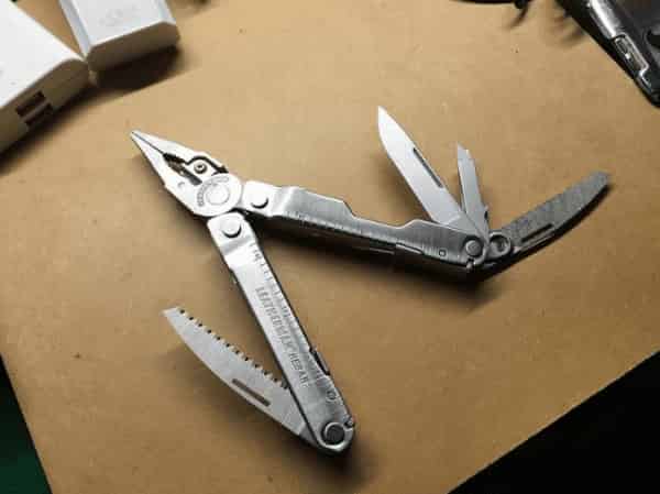 The Charm Of EDC Knives 11, Shieldon