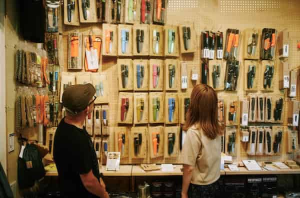 4 types de lames seulement ? Introduction au Bushcraft par Misa Kimura , Shieldon