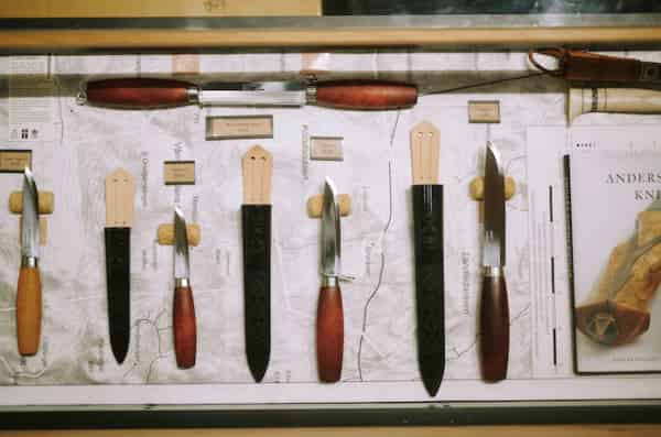 4 types de lames seulement ? Introduction au Bushcraft par Misa Kimura , Shieldon