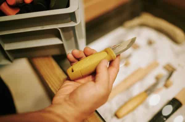 4 types de lames seulement ? Introduction au Bushcraft par Misa Kimura , Shieldon