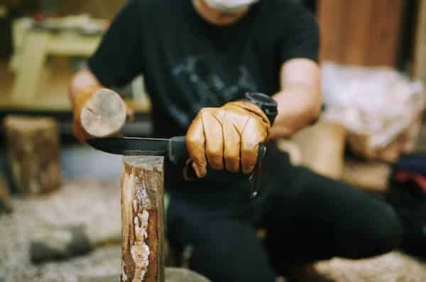 4 types de lames seulement ? Introduction au Bushcraft par Misa Kimura , Shieldon