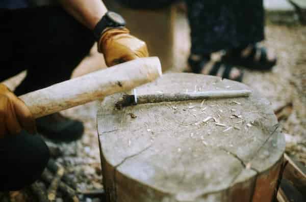4 types de lames seulement ? Introduction au Bushcraft par Misa Kimura , Shieldon