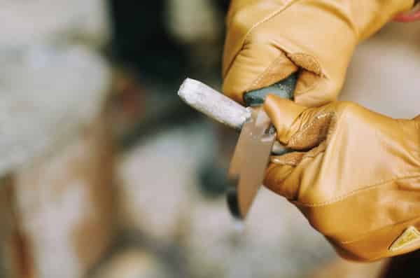 4 types de lames seulement ? Introduction au Bushcraft par Misa Kimura , Shieldon