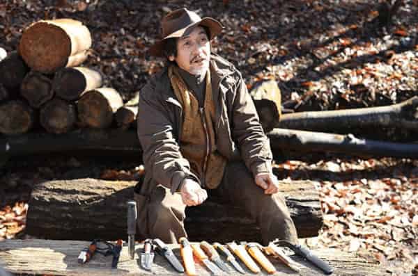 Connaissance de base des couteaux utiles pour le camping, enseignée par l'évangéliste Mora Shuhei Nagano. , Shieldon