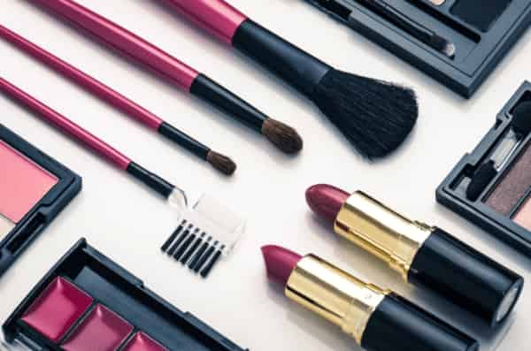 Violazione della legge sulle armi da fuoco e sulle spade con un coltello da campeggio? 10 cose a cui devi stare attento in macchina , Shieldone