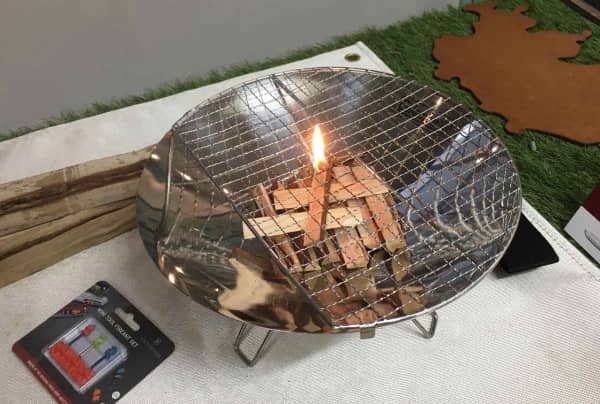 Do you know that there is a Victorinox fire starter? Recommended for multi-tool users! Thorough introduction of reviews & usage, Shieldon