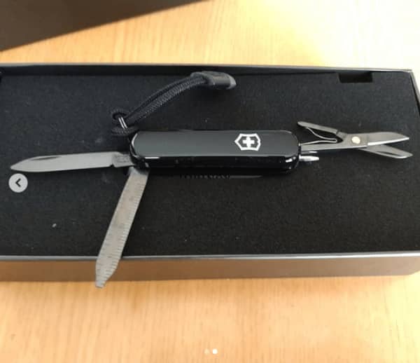 Victorinox’s multi-tool knife We compared 3 types of “Onyx Black Collection” with outstanding luxury!, Shieldon