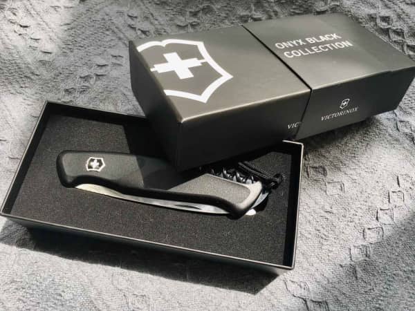Victorinox’s multi-tool knife We compared 3 types of “Onyx Black Collection” with outstanding luxury!, Shieldon