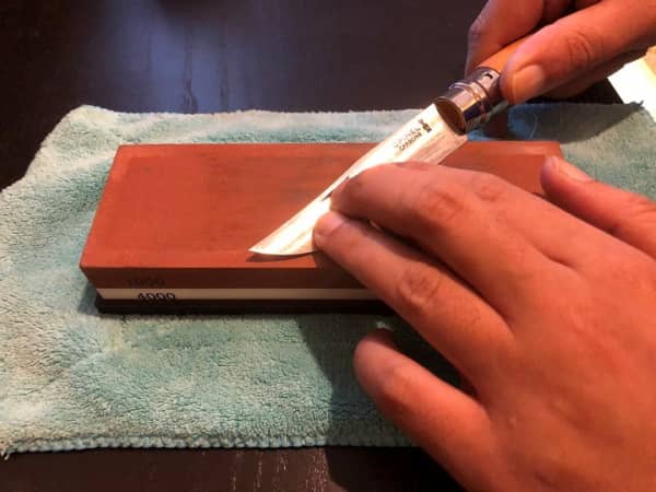 Introducing how to handle and care for the Opinel knife (sharpening & black rust processing)!, Shieldon