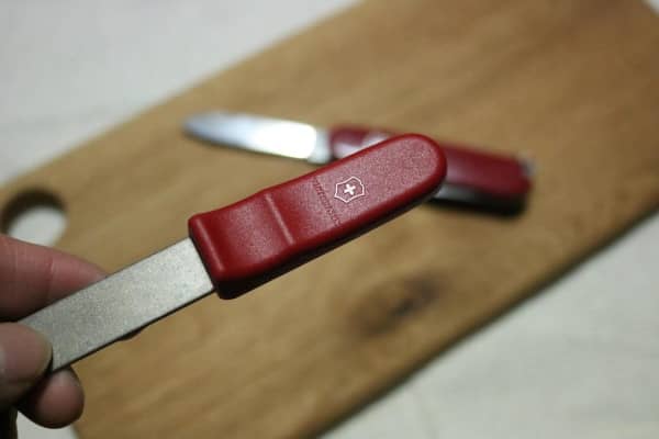 Revive the sharpness of knives and multi-tools! Review of Victorinox’s “Diamond Sharpener”, Shieldon