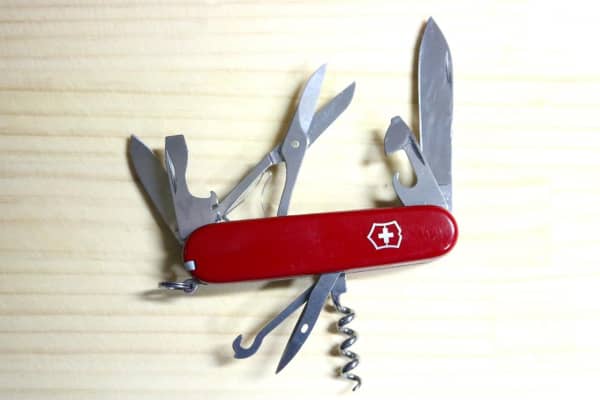 [Multi-tool recommended by EDC writers] Explaining Victorinox “Climber”, Shieldon
