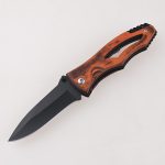 OEM cuchillos plegables mango de madera agujero de cordón hueco hoja de punto de caída ennegrecida FR-0508