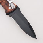 OEM cuchillos plegables mango de madera agujero de cordón hueco hoja de punto de caída ennegrecida FR-0508