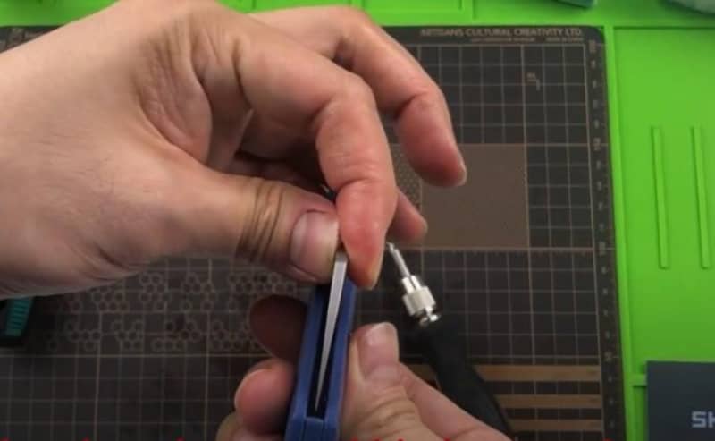 Guida informativa su come smontare il coltello antipioggia Shieldon MP01A , Shieldon