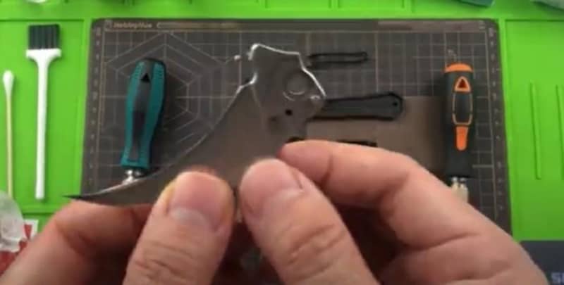 Shieldon’s Scythe DC01A: Step-by-Step on How to Disassemble the Knife, Shieldon