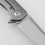 Cuchillo plegable OEM, mango de titanio, marco de bloqueo, granallado, nuevo diseño interno DJ-7009T