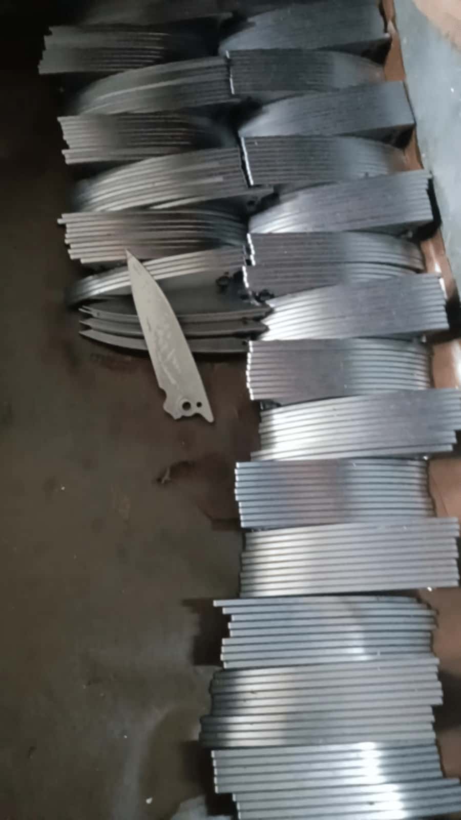 Stinger Folding Knife: A Lightweight and Reliable EDC Tool, Shieldon